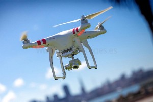 El Phantom Vision 2 es la aeronave más conocida de DJI. Drones. Drones cosiderados profesionales.